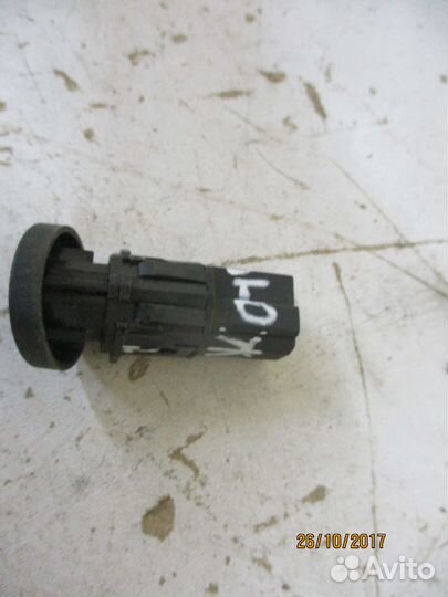 Кнопка открывания багажника Форд Фьюжн 2008