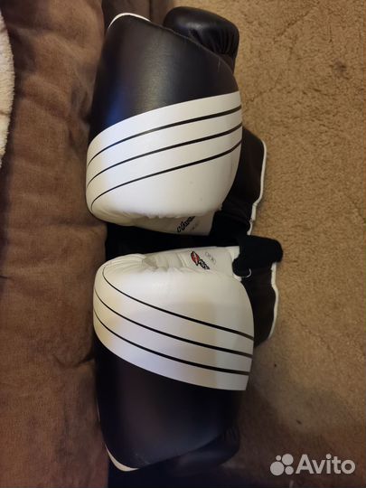 Боксерские перчатки Hayabusa 16 OZ