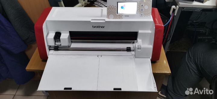 Продам плоттер Brother Scancut sdx900