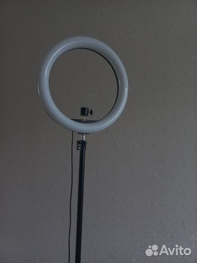 Кольцевая лампа со штативом