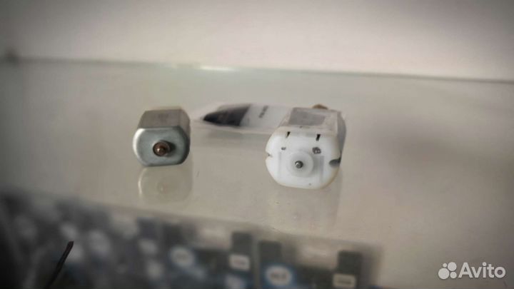 Моторчики дверного замка Land Rover комплект