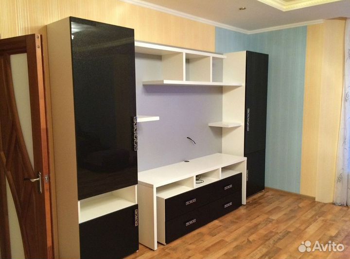 Шкаф стенка