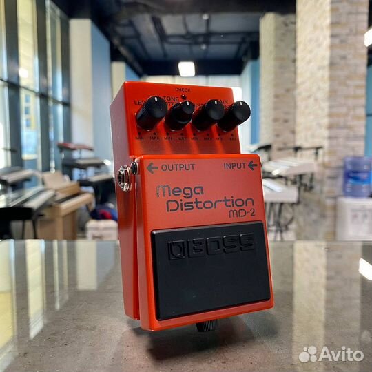 Гитарная педаль Boss MD-2