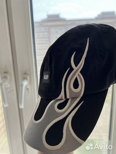 Кепка Yeezy Gap Balenciaga