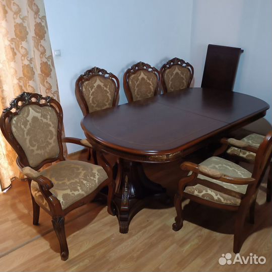 Столы и стулья из массива дерева бу