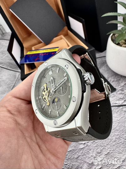 Часы мужские механические hublot