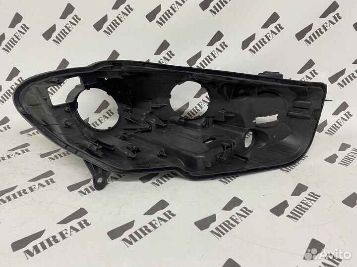 Правый корпус фары Jaguar XE 2015-2019 Xenon