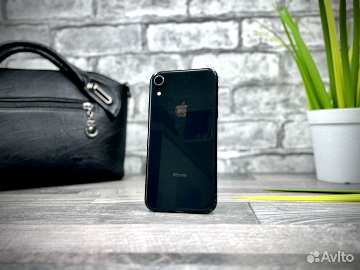 iPhone Xr, 64 ГБ