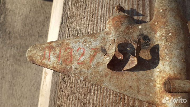 Самолет маленький, железный. Торг