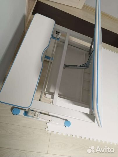 Комплект детской мебели парта и стул