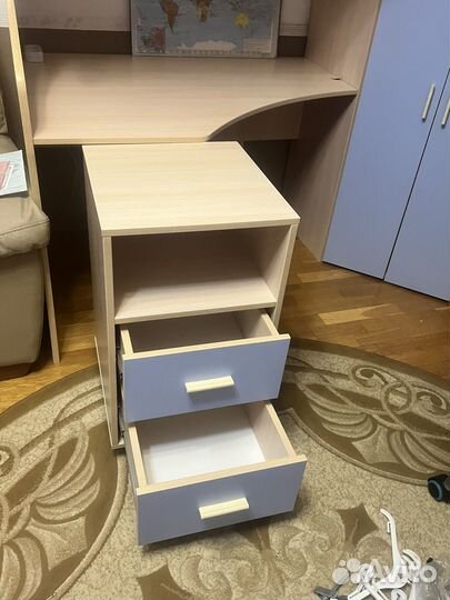 Кровать чердак со столом и шкафом бу