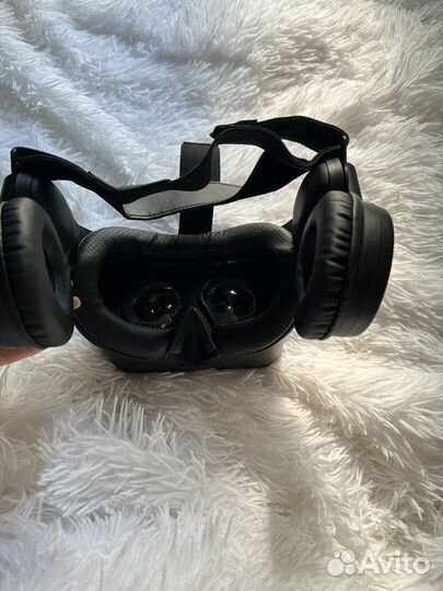 Очки виртуальной реальности с пультом