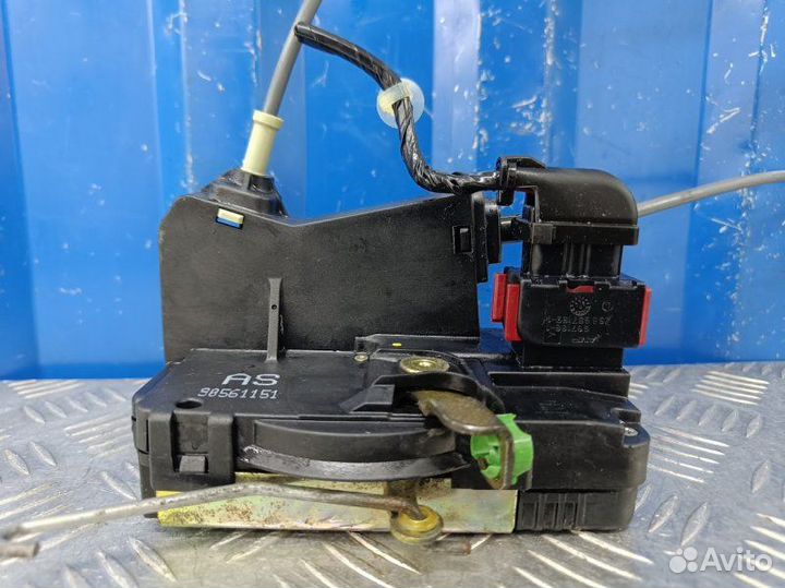 Замок передний левый Opel Zafira A 1.8 X18XE 2005