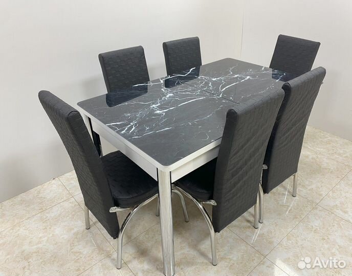 Стол раскладной и стулья