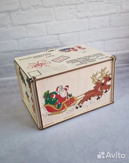 Коробка подарочная деревянная новогодняя