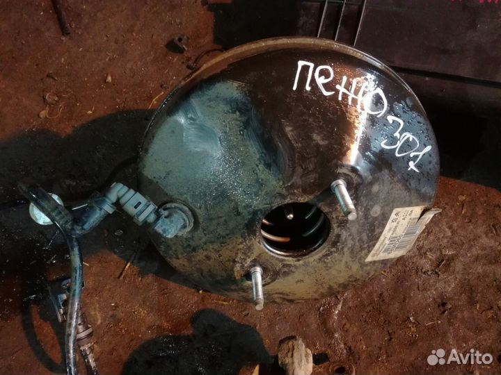 Усилитель тормозов вакуум Peugeot 301 1.6