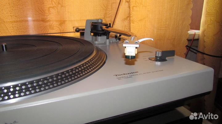 Проигрыватель винила Technics SL-1500