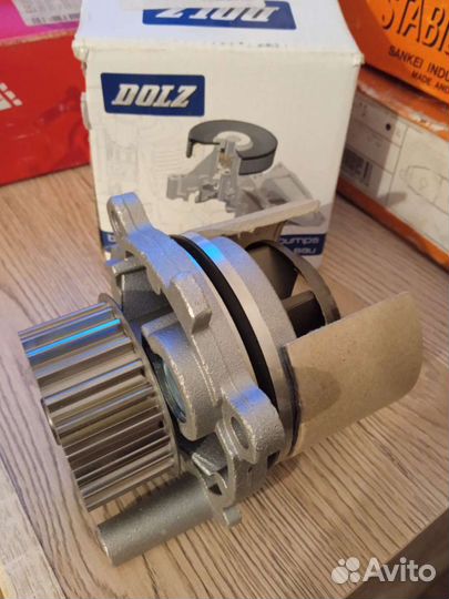 Продаю Водяную помпу dolz-185