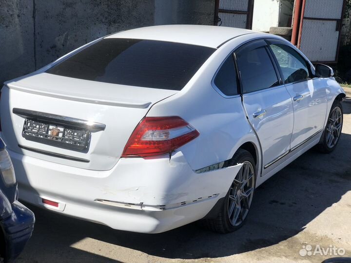 Nissan teana