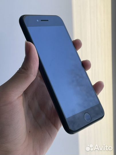 iPhone SE (2020), 64 ГБ