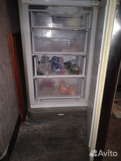 Холодильник на запчасти