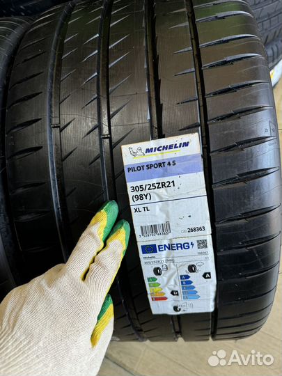 Michelin Pilot Sport 4 S 305/25 R21