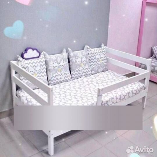 Кровать детская из массива