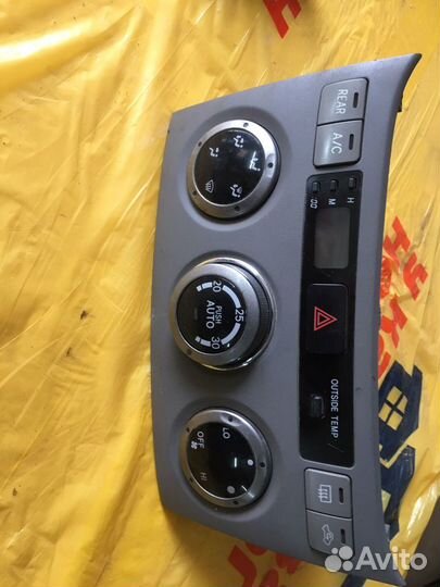 Блок климата Toyota voxy AZR65