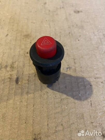 Кнопка аварийной сигнализации LADA Ока