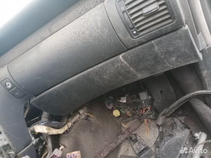Бардачок Audi A8 D2 1996