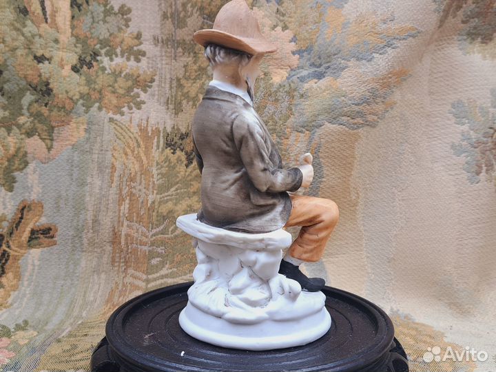 Фигурка керамическая жанровая 