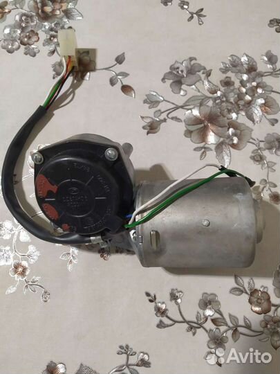 Электродвигатель стеклоочистителя с редуктором
