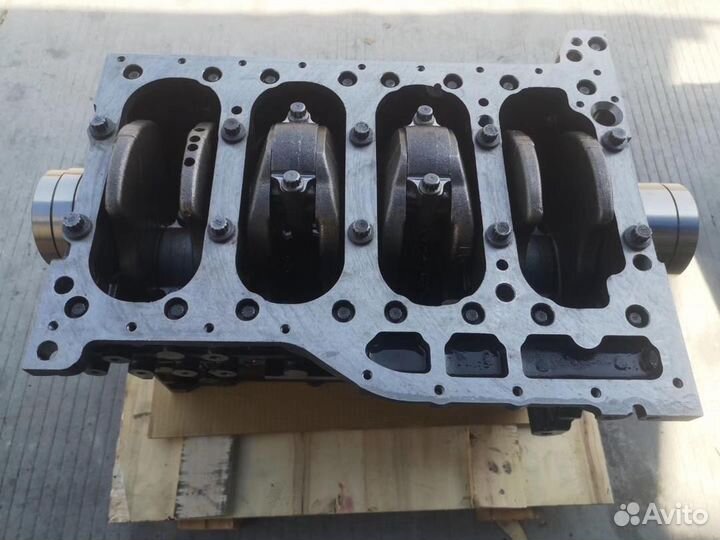 Блок цилиндров 4HK1 Isuzu/Hitachi