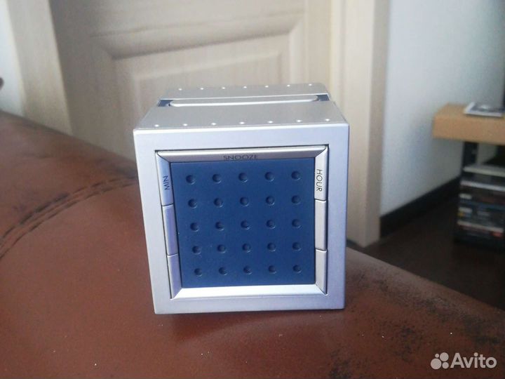 Электронные часы подарочные