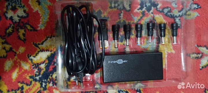 Универсальный адаптер для ноутбука