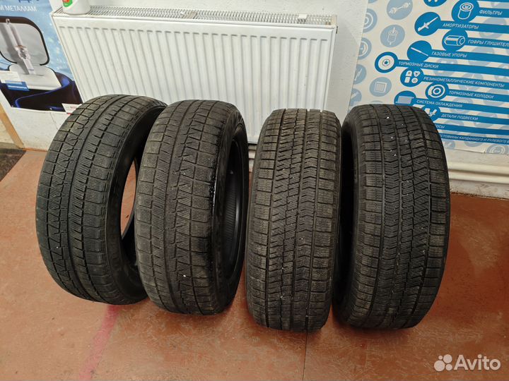 Bridgestone Blizzak Ice 215/60 R17