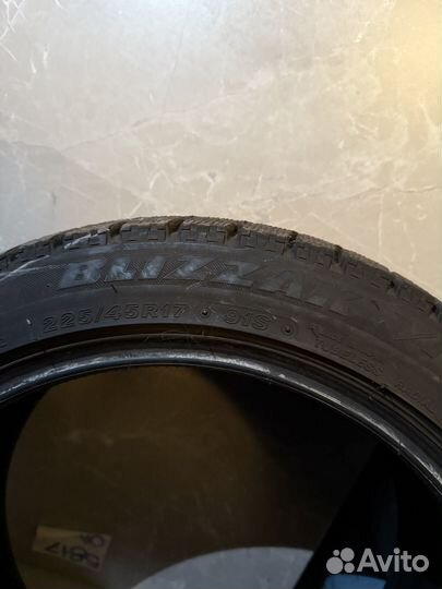 Bridgestone Blizzak VRX 225/45 R17