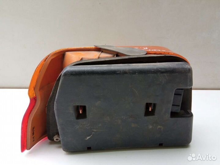 Фонарь задний правый Ford Escort 4