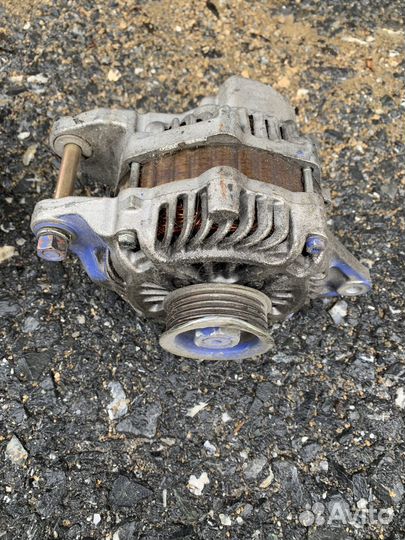 Продам генератор от lancer 10 1.5