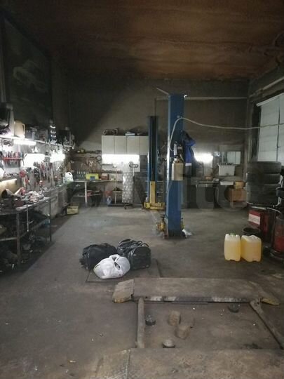 Гараж, > 30 м²