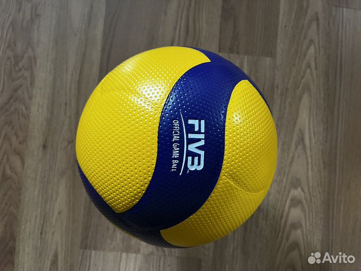 Волейбольный мяч mikasa v300w