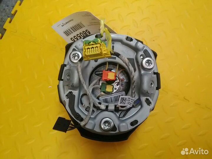Подушка безопасности в рулевое колесо A4 (B8)