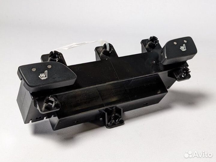 Кнопка обогрева сидений Hyundai Ix35 G4NA 2014