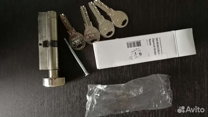 Личинка замка с вертушкой