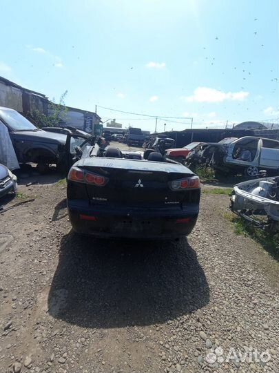 В разборе Митсубиси Лансер/Mitsubishi Lancer