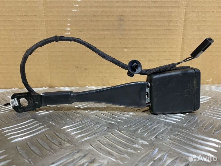 Замок ремня безопасности передний Volkswagen 3
