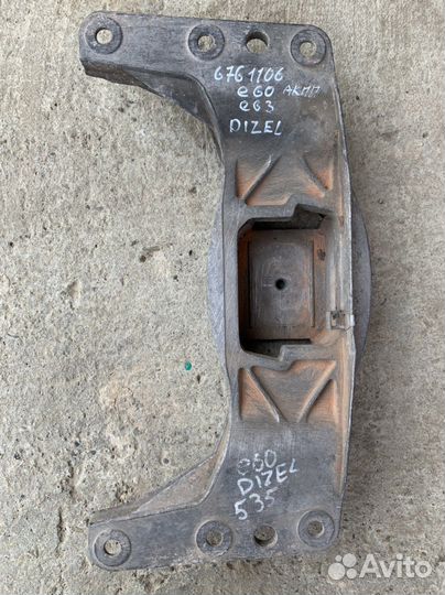 Траверса, крепление АКПП бмв е60 530d м57