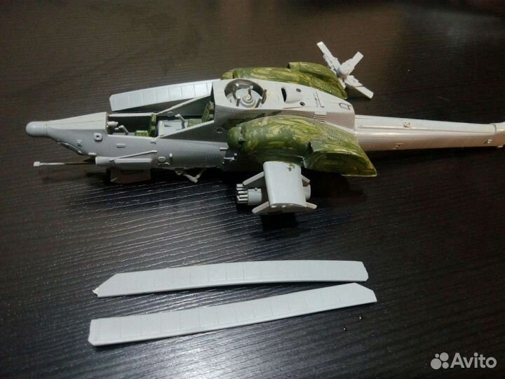 Сборная модель самолета и вертолёта