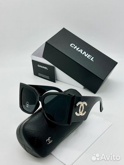 Солнцезащитные очки Chanel