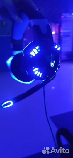 Наушники игровые с микрофоном и 3D звучанием. Бу